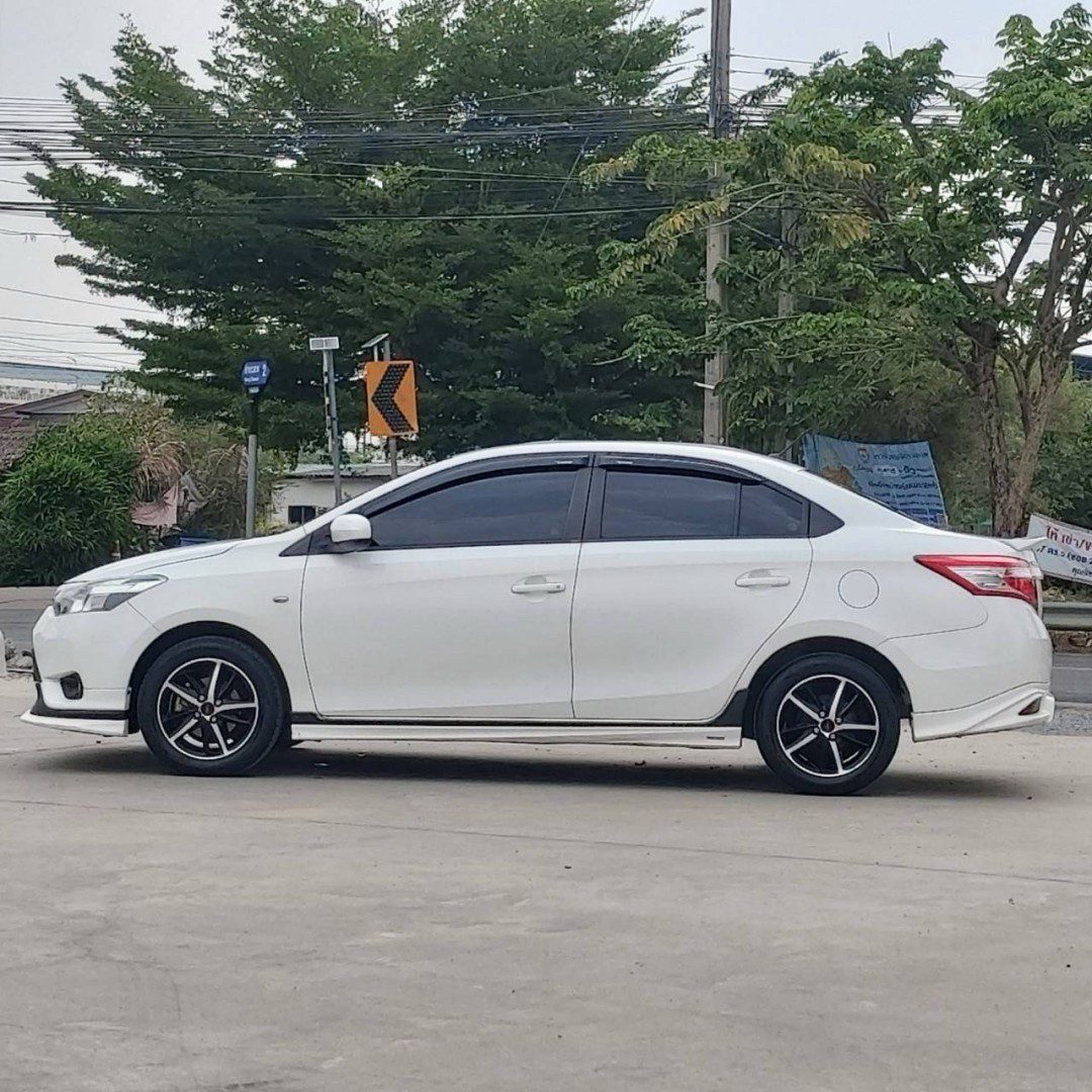 2015 TOYOTA SOLUNA VIOS 1.5 TRD SPORT