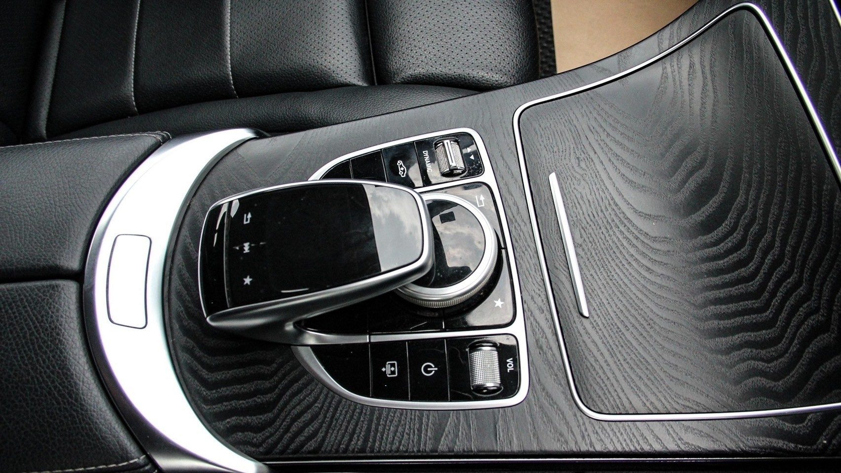 2019 BENZ C-CLASS C350e AVANTGARDE