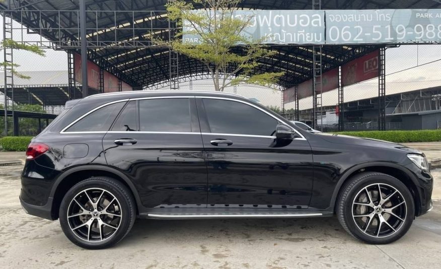 2020 Mercedes Benz GLC300e AMG Dynamic 4MATIC