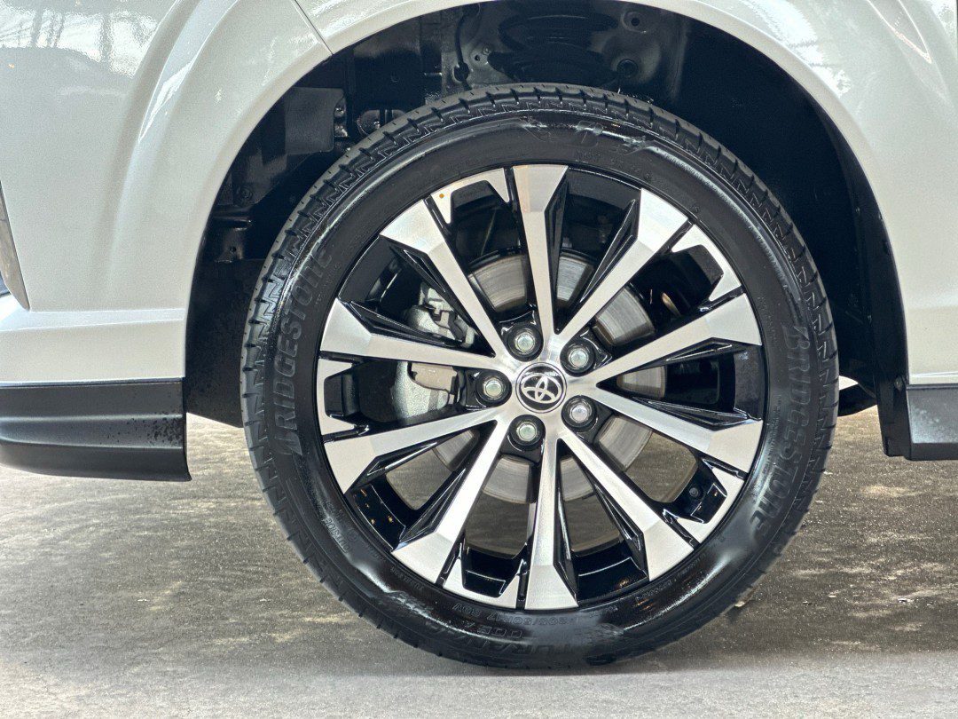2023 TOYOTA VELOZ Premium 7st CVT FWD 1.5i (CBU)