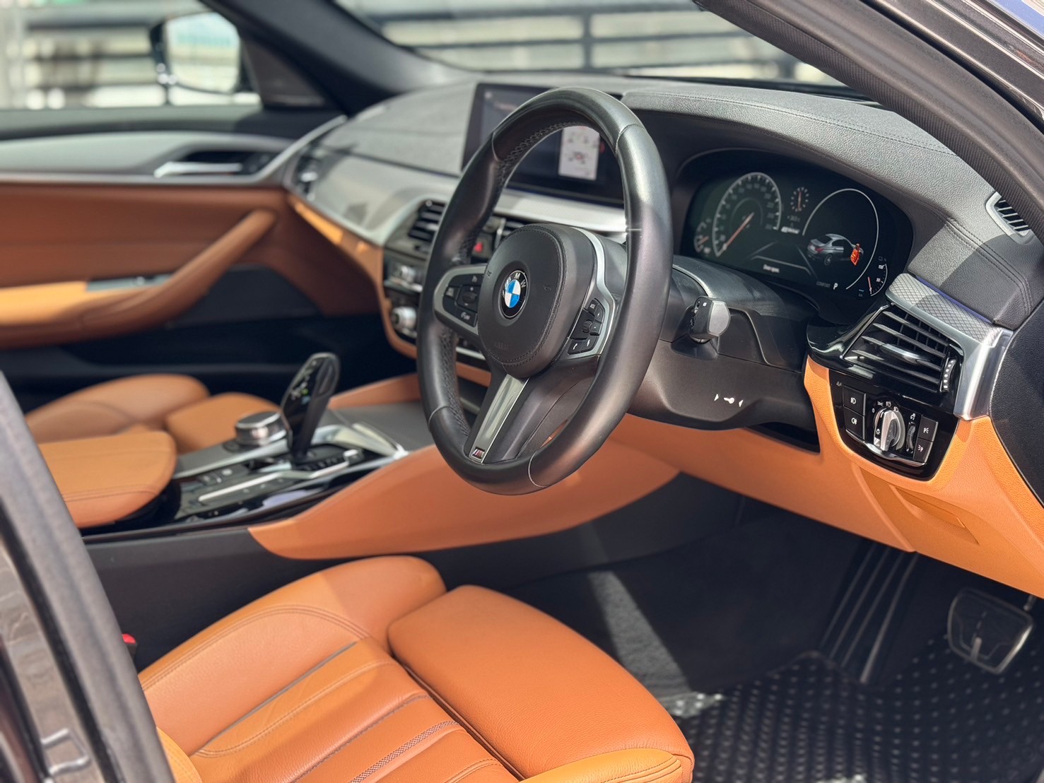 2019 BMW 530e M Sport