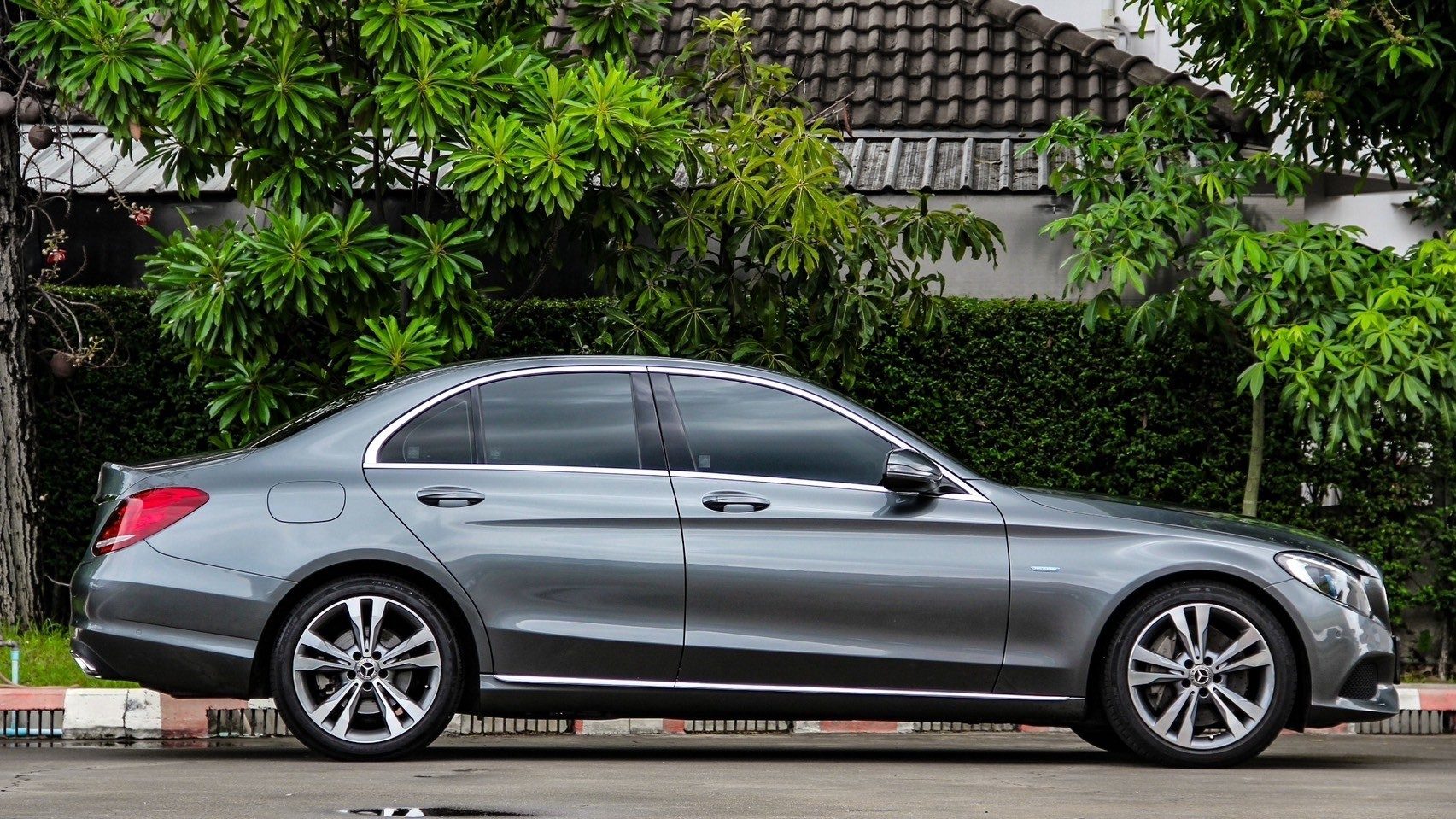 2019 BENZ C-CLASS C350e AVANTGARDE