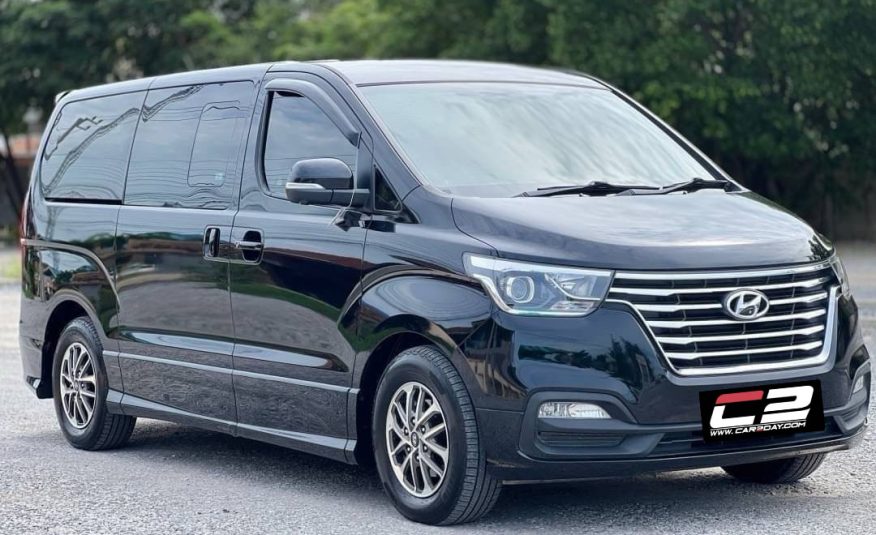 2018 Hyundai H-1 2.5 รุ่น DELUXE TOP