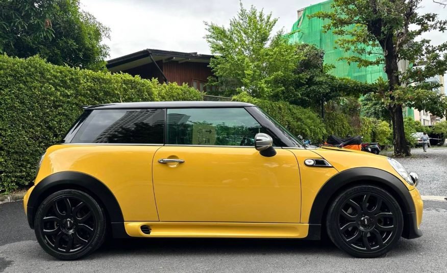 2007 MINI Cooper S R56