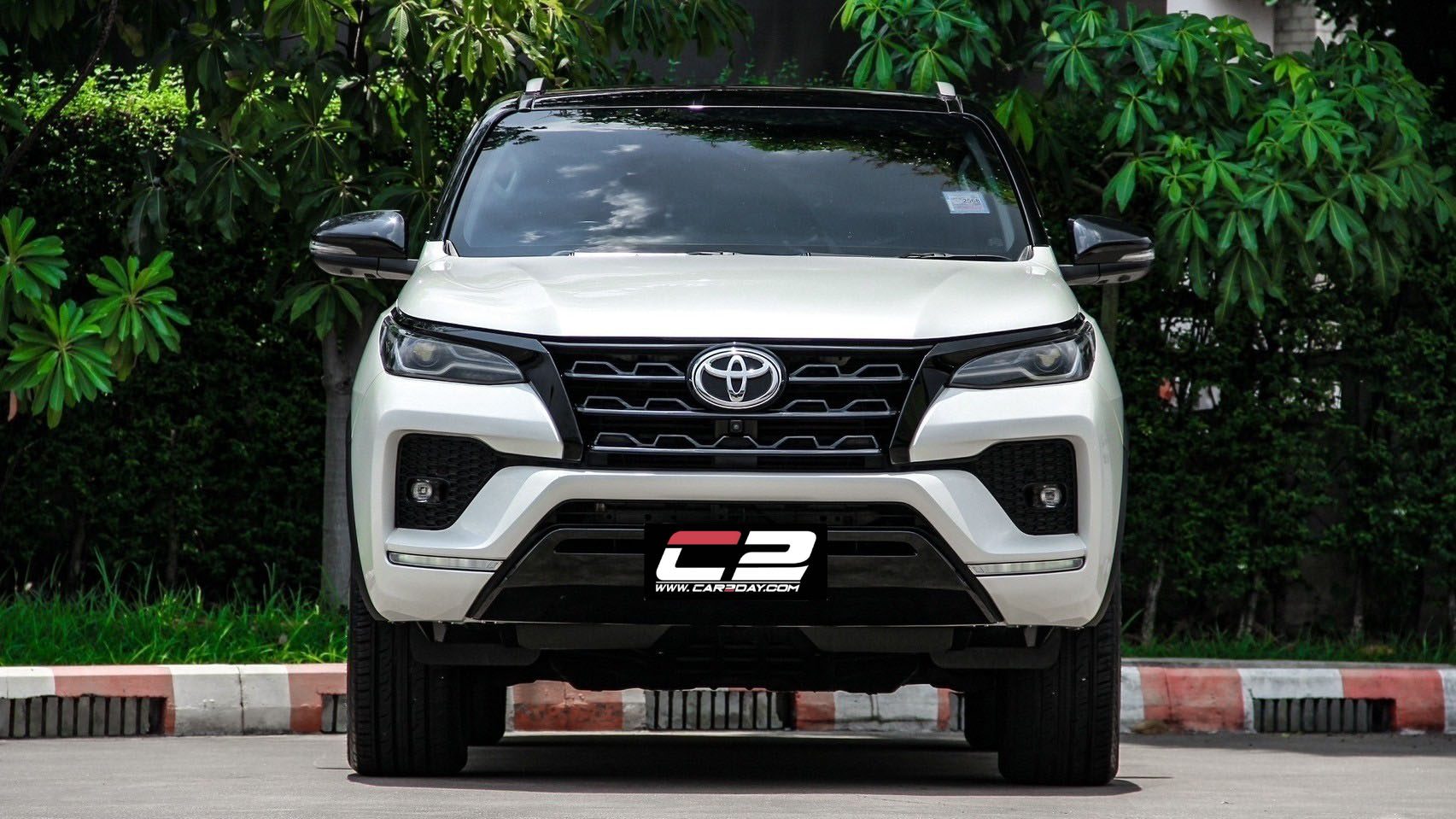 2022 TOYOTA FORTUNER 2.4  COMMANDER