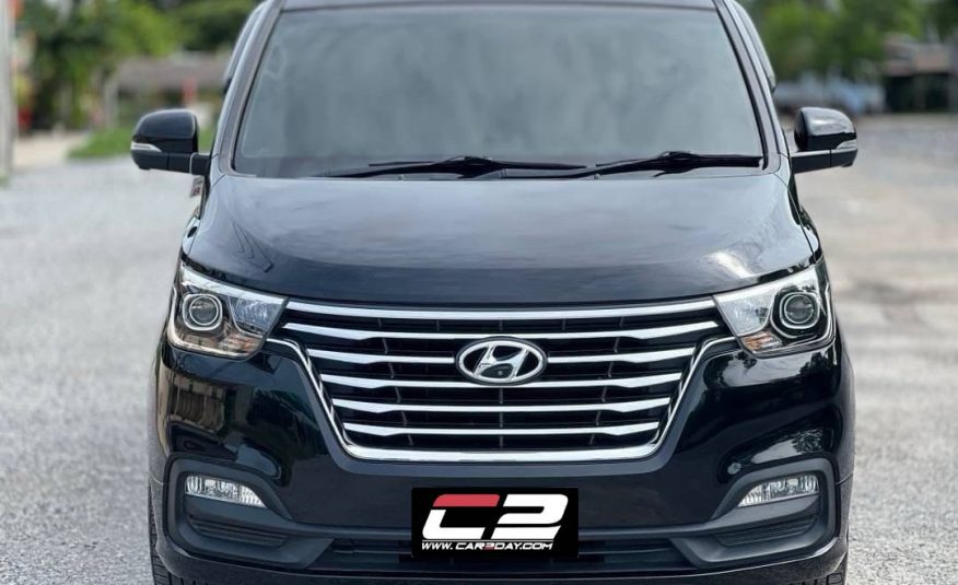 2018 Hyundai H-1 2.5 รุ่น DELUXE TOP