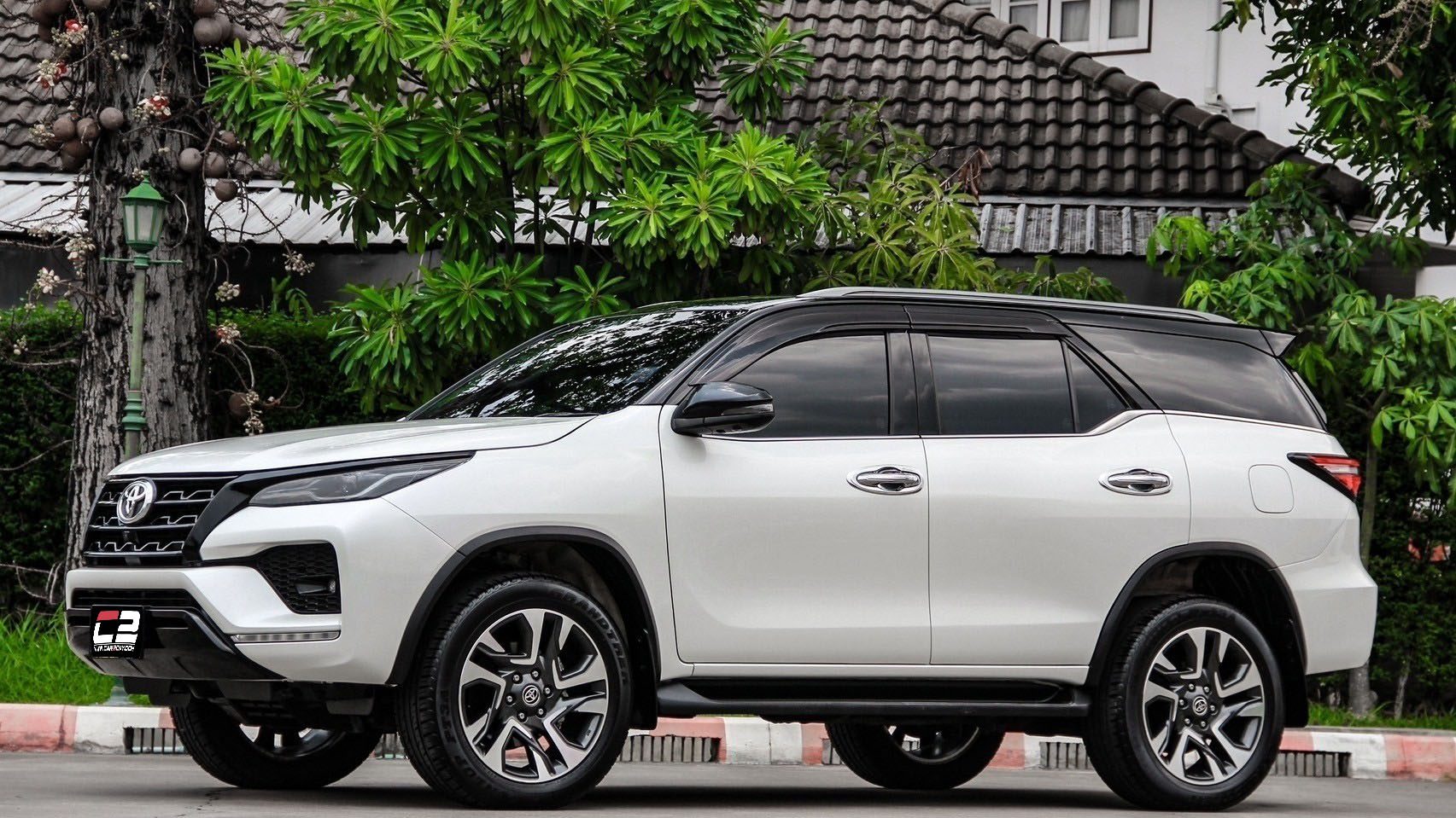 2022 TOYOTA FORTUNER 2.4  COMMANDER