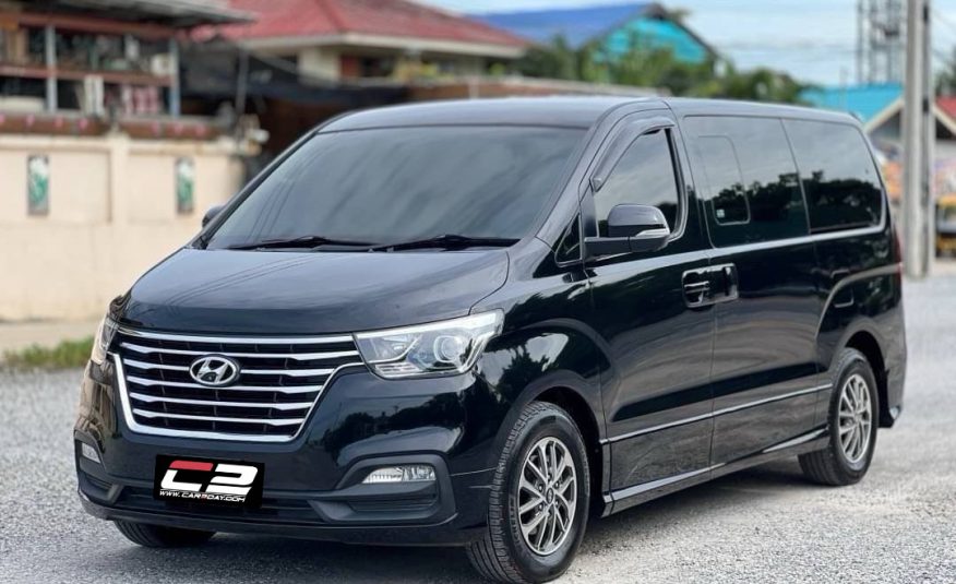 2018 Hyundai H-1 2.5 รุ่น DELUXE TOP