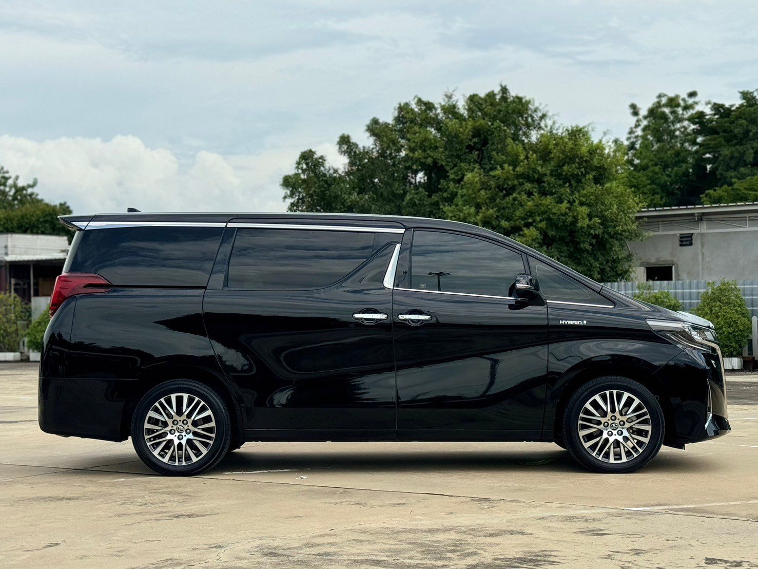 2021 Toyota Alphard 2.5 Hybrid X E Four
