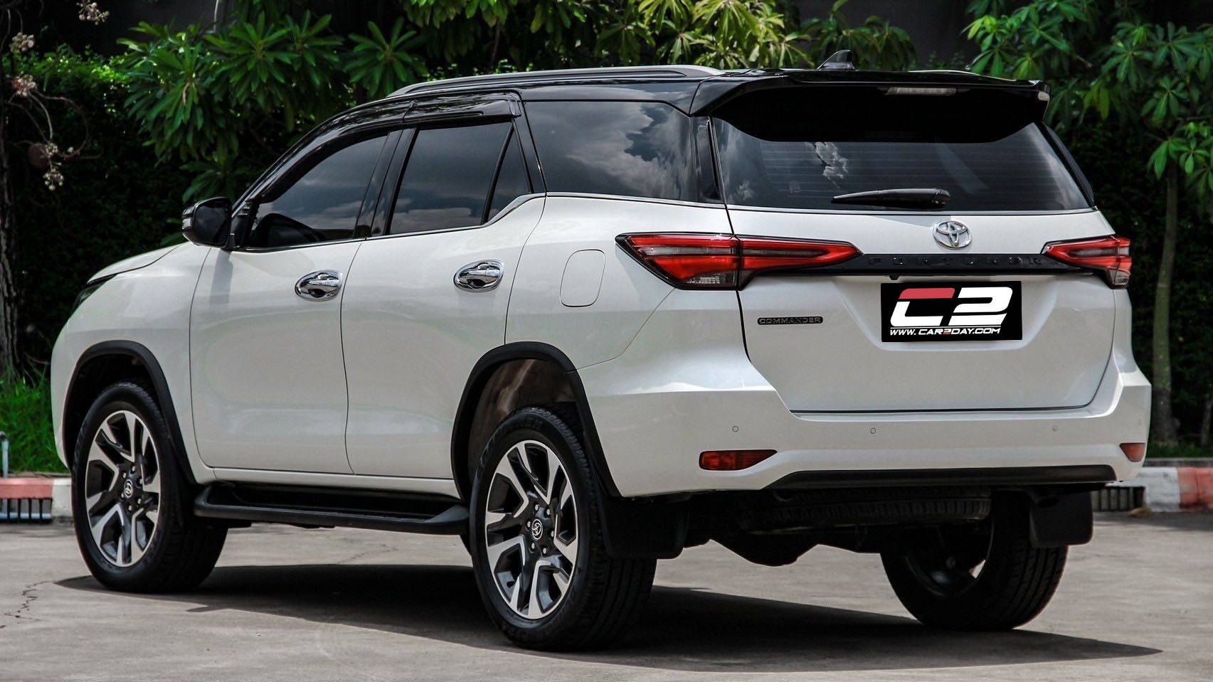 2022 TOYOTA FORTUNER 2.4  COMMANDER