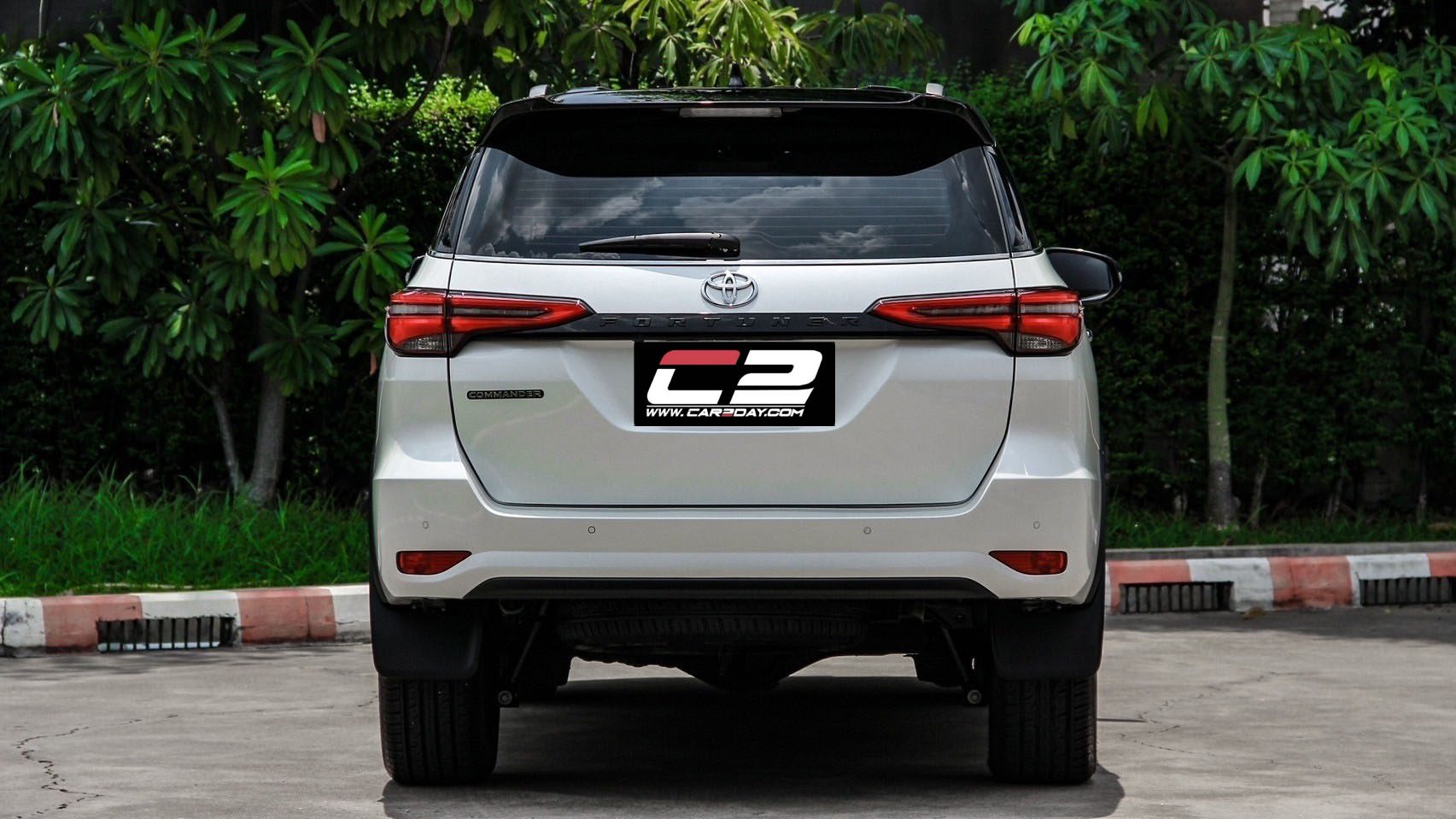2022 TOYOTA FORTUNER 2.4  COMMANDER