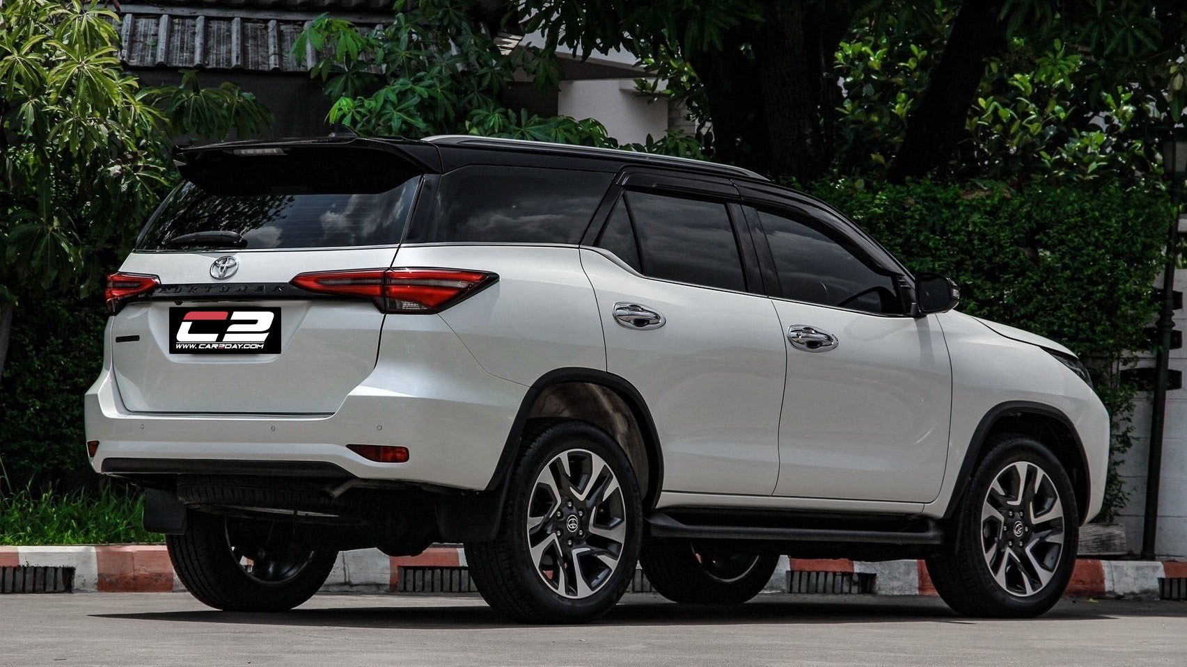 2022 TOYOTA FORTUNER 2.4  COMMANDER