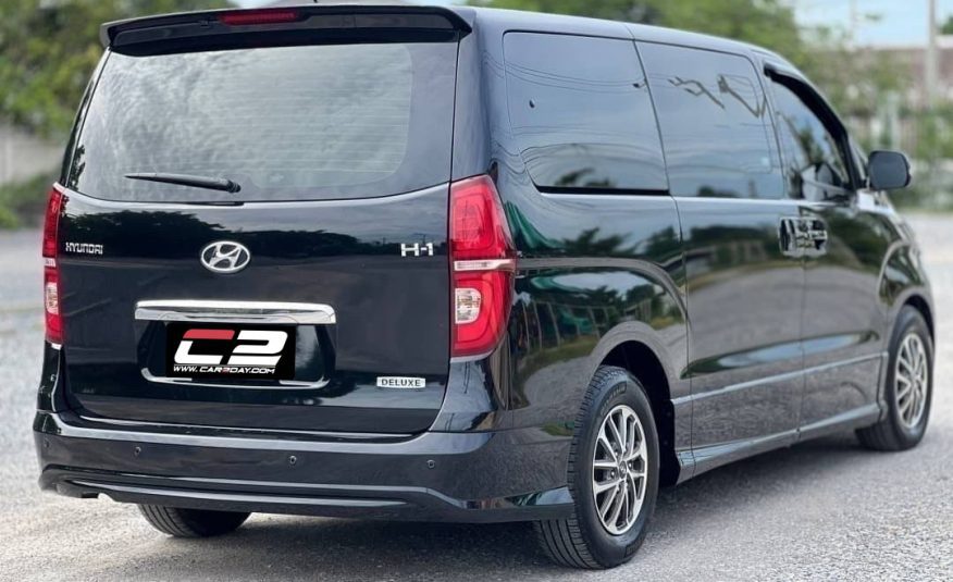 2018 Hyundai H-1 2.5 รุ่น DELUXE TOP