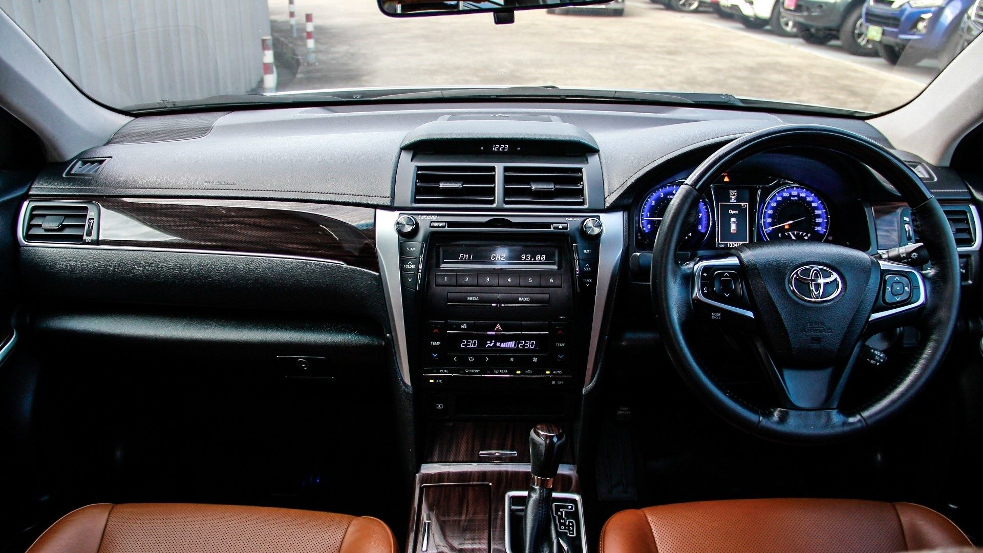 2018 TOYOTA CAMRY 2.0 G