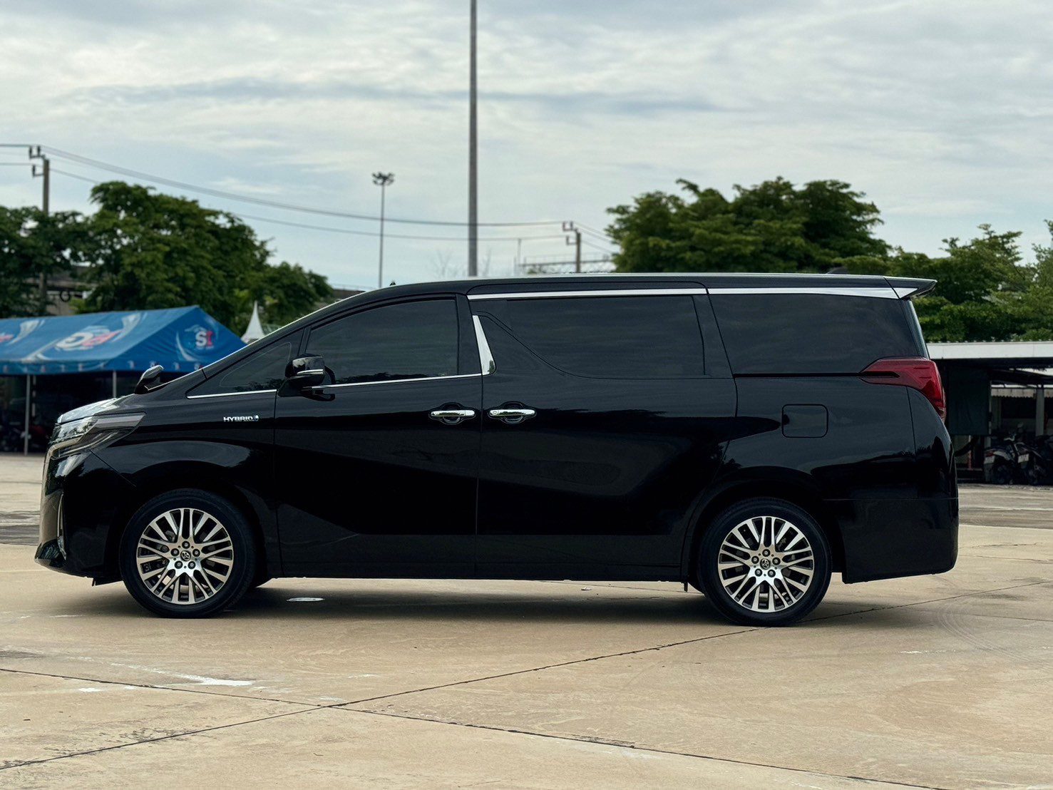2021 Toyota Alphard 2.5 Hybrid X E Four