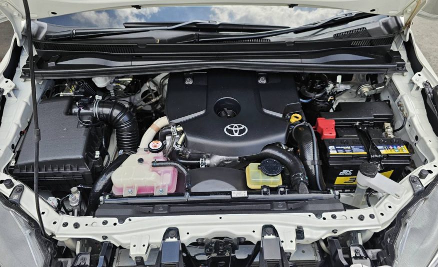 2020 Toyota INNOVA 2.8 V  Top