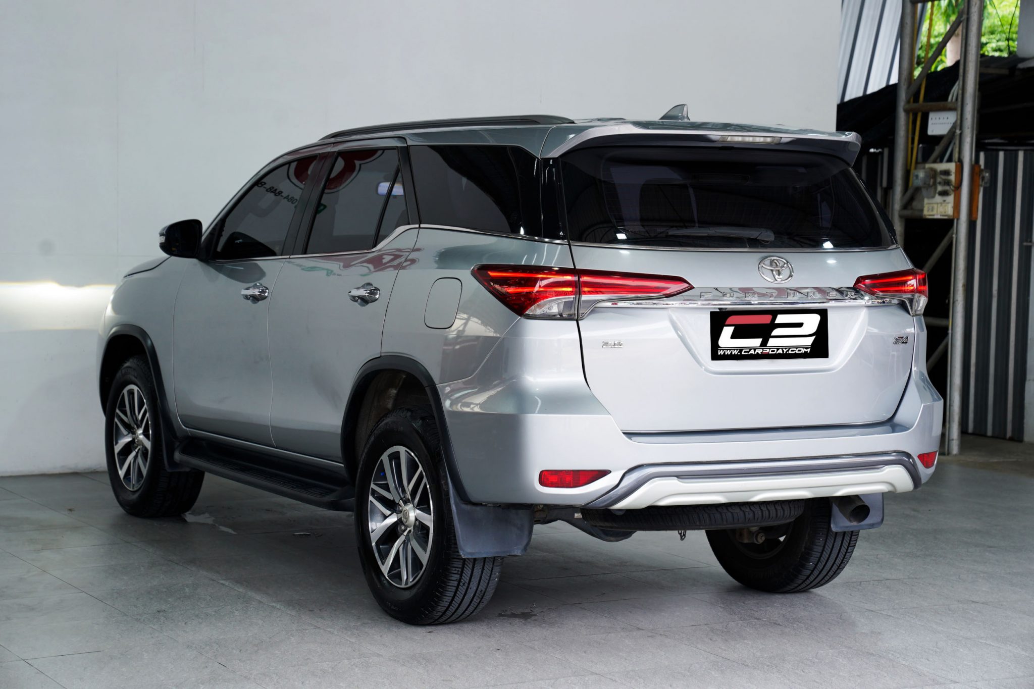 2015 TOYOTA FORTUNER 2.8 V AT/4WD