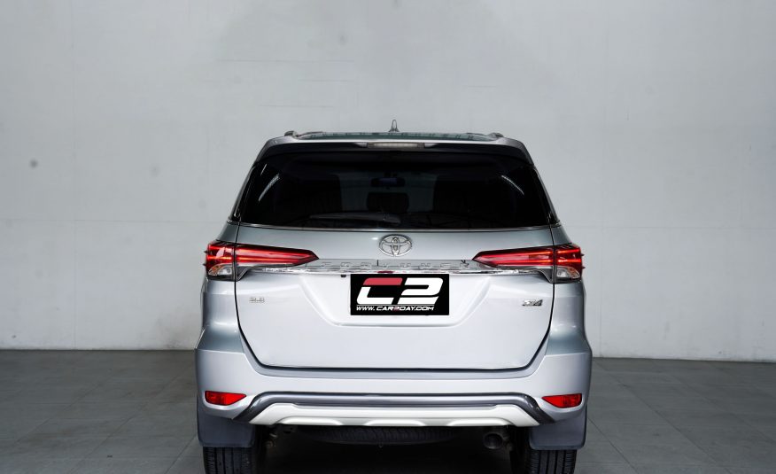 2015 TOYOTA FORTUNER 2.8 V AT/4WD