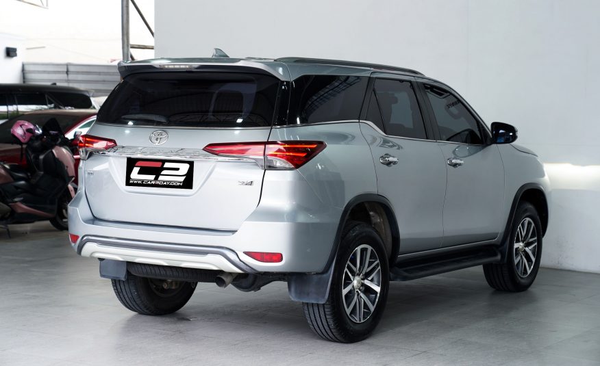 2015 TOYOTA FORTUNER 2.8 V AT/4WD