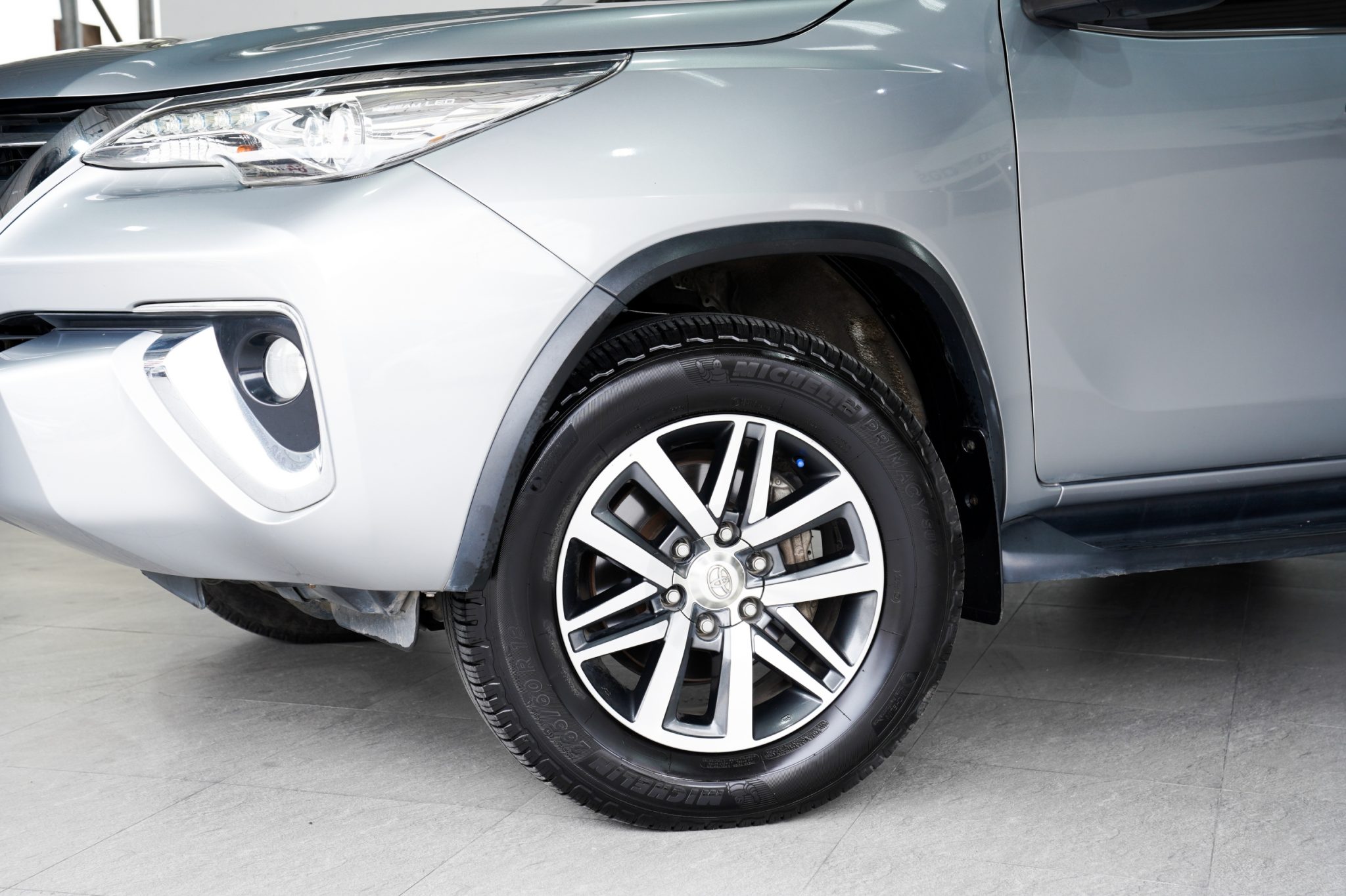 2015 TOYOTA FORTUNER 2.8 V AT/4WD
