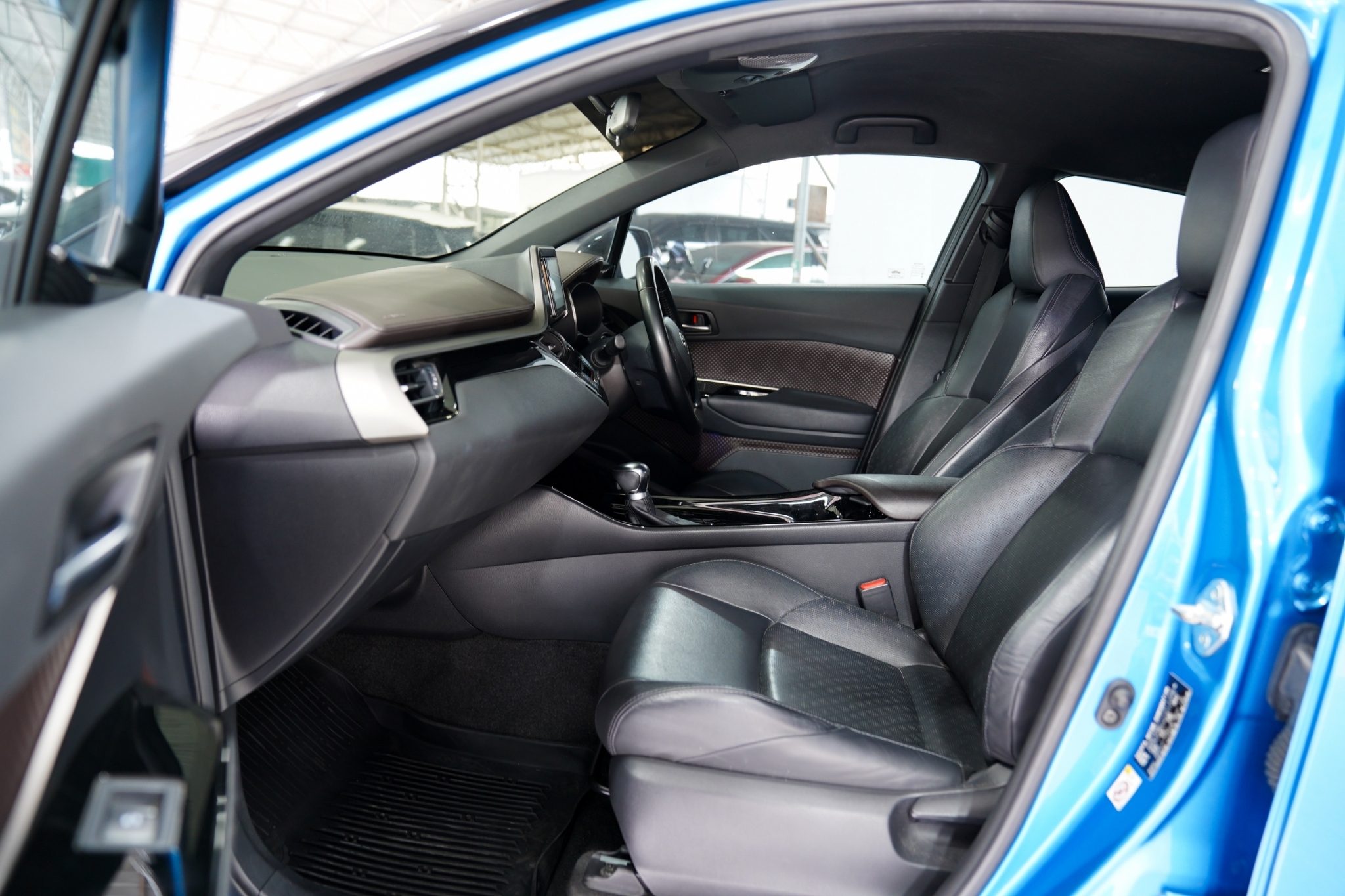 2018 TOYOTA CHR 1.8 MID HYBRID AT