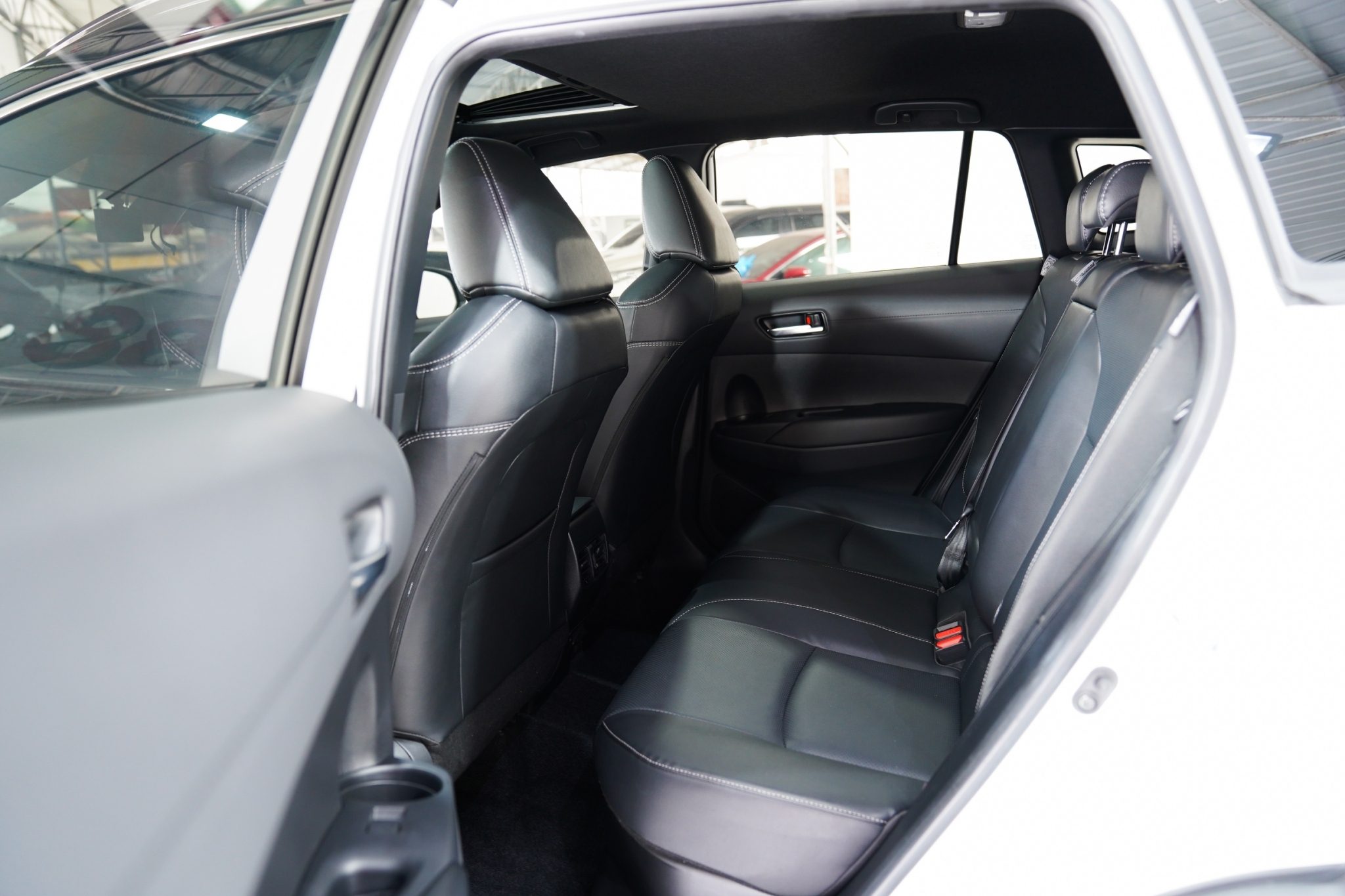 2023 TOYOTA CROSS 1.8 HYBRID GR SPORT AT