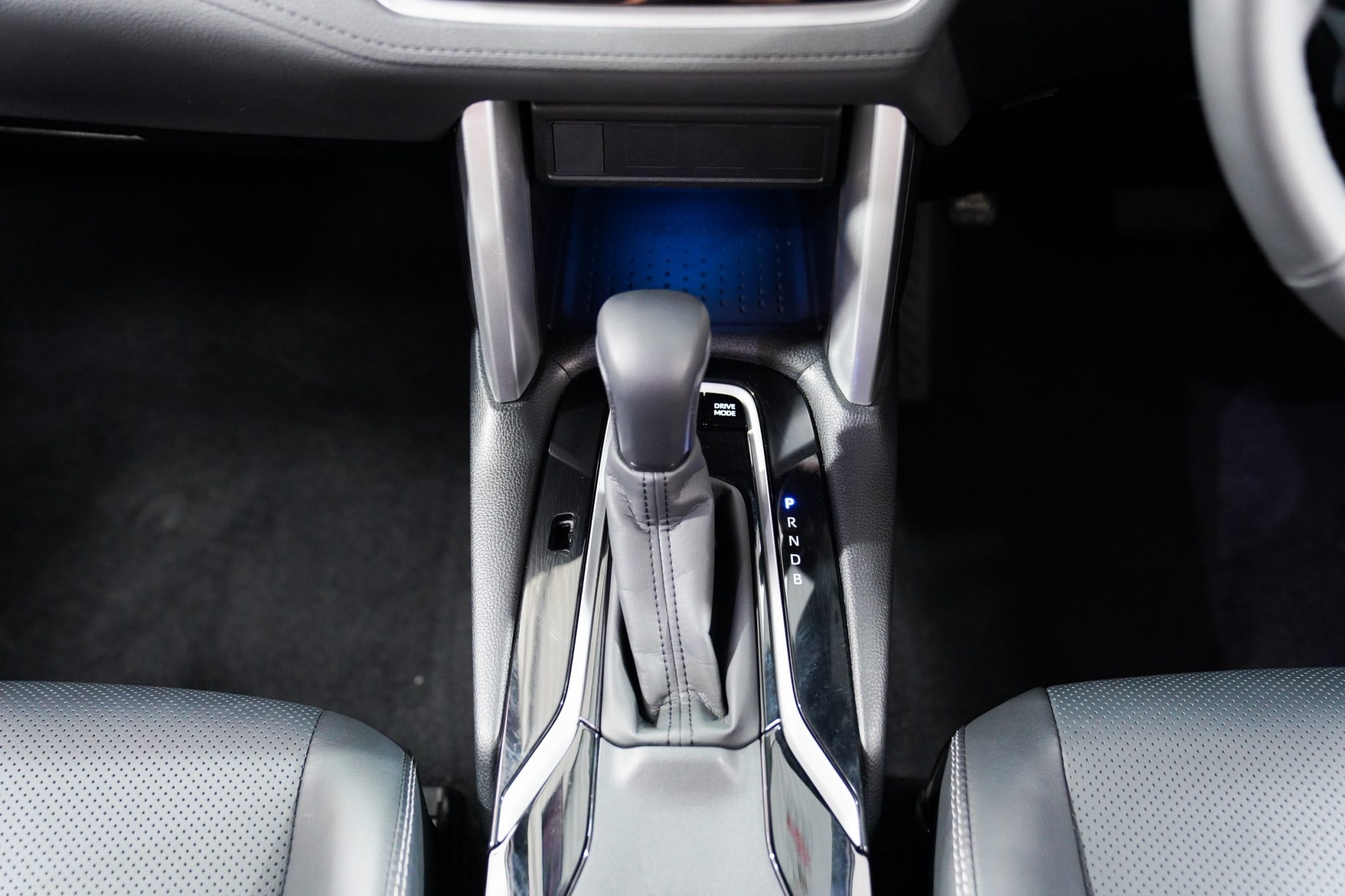 2023 TOYOTA CROSS 1.8 HYBRID GR SPORT AT