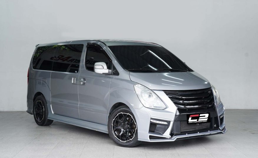 2017 HYUNDAI H1 2.5 TOURING