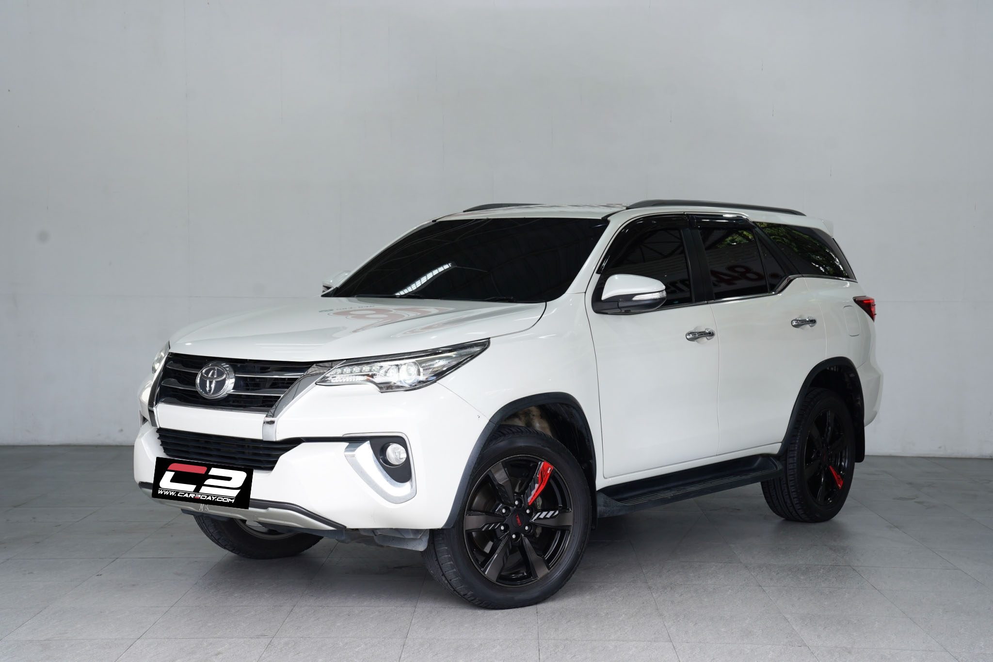 2015 TOYOTA FORTUNER 2.8 V AT/4WD