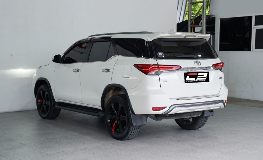 2015 TOYOTA FORTUNER 2.8 V AT/4WD