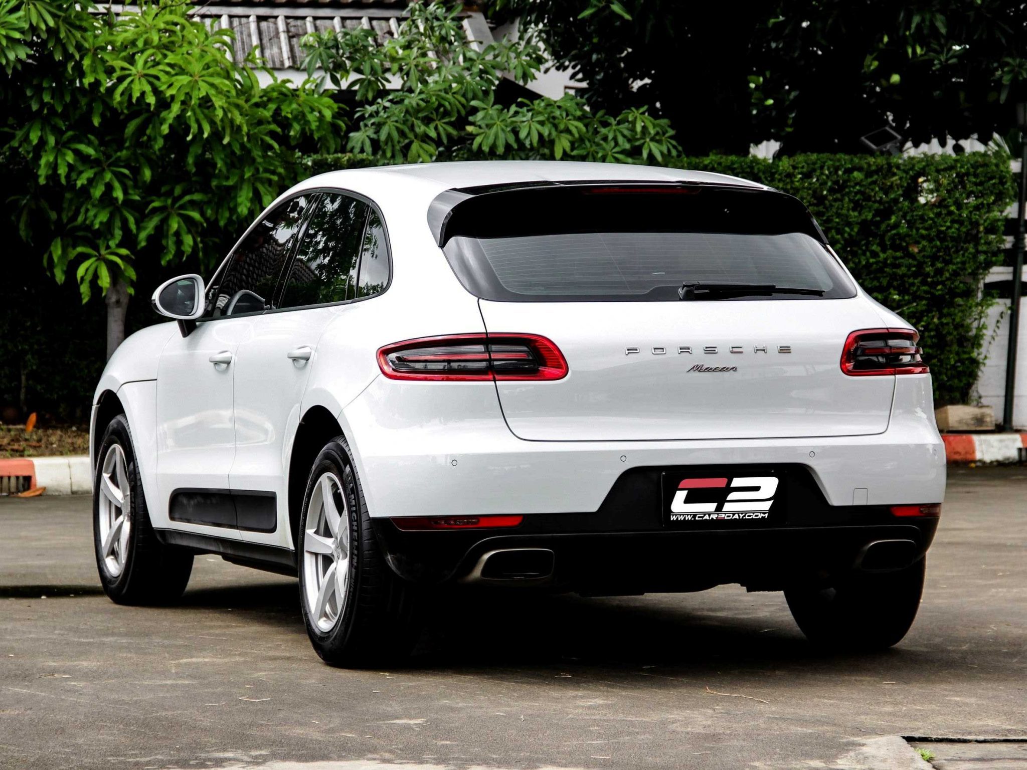 2017 PORSCHE MACAN 2.0