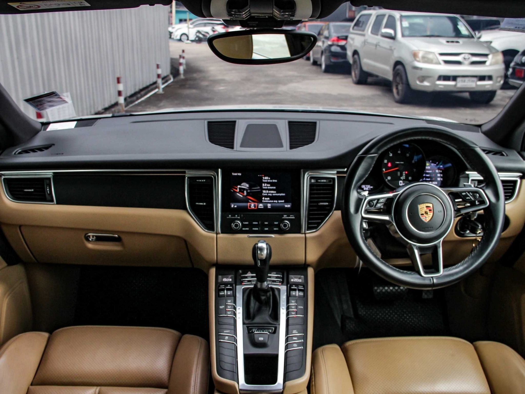 2017 PORSCHE MACAN 2.0