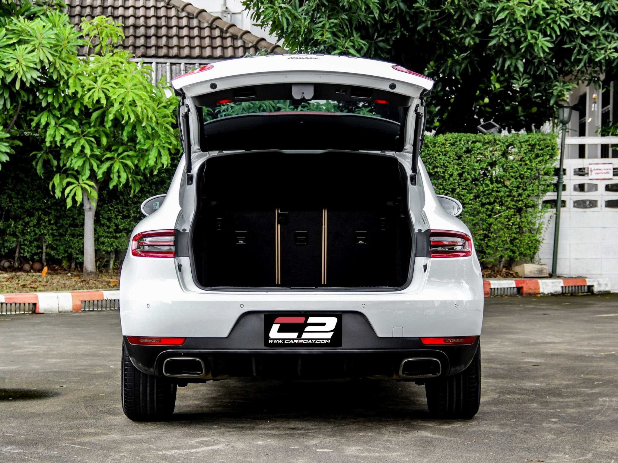 2017 PORSCHE MACAN 2.0