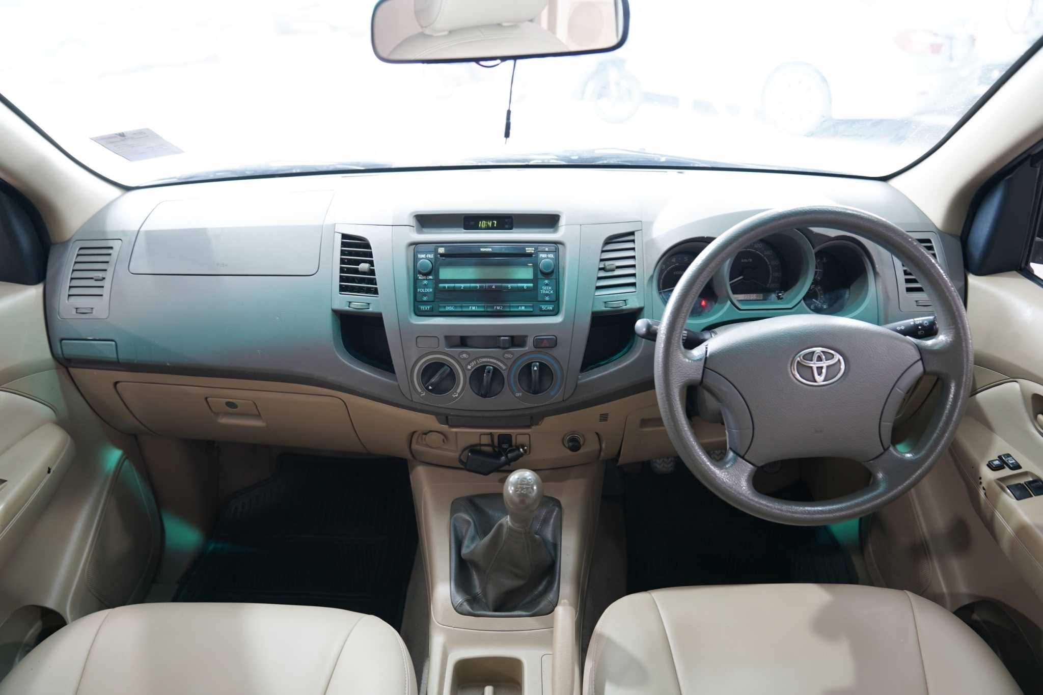 2010 TOYOTA VIGO 2.5 E SMART CAB MT