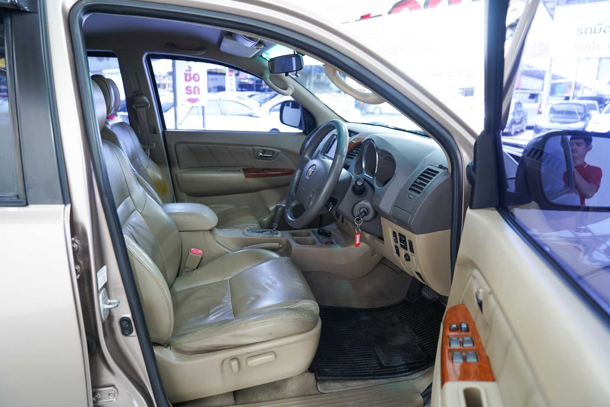 2009 TOYOTA FORTUNER 3.0 V AT