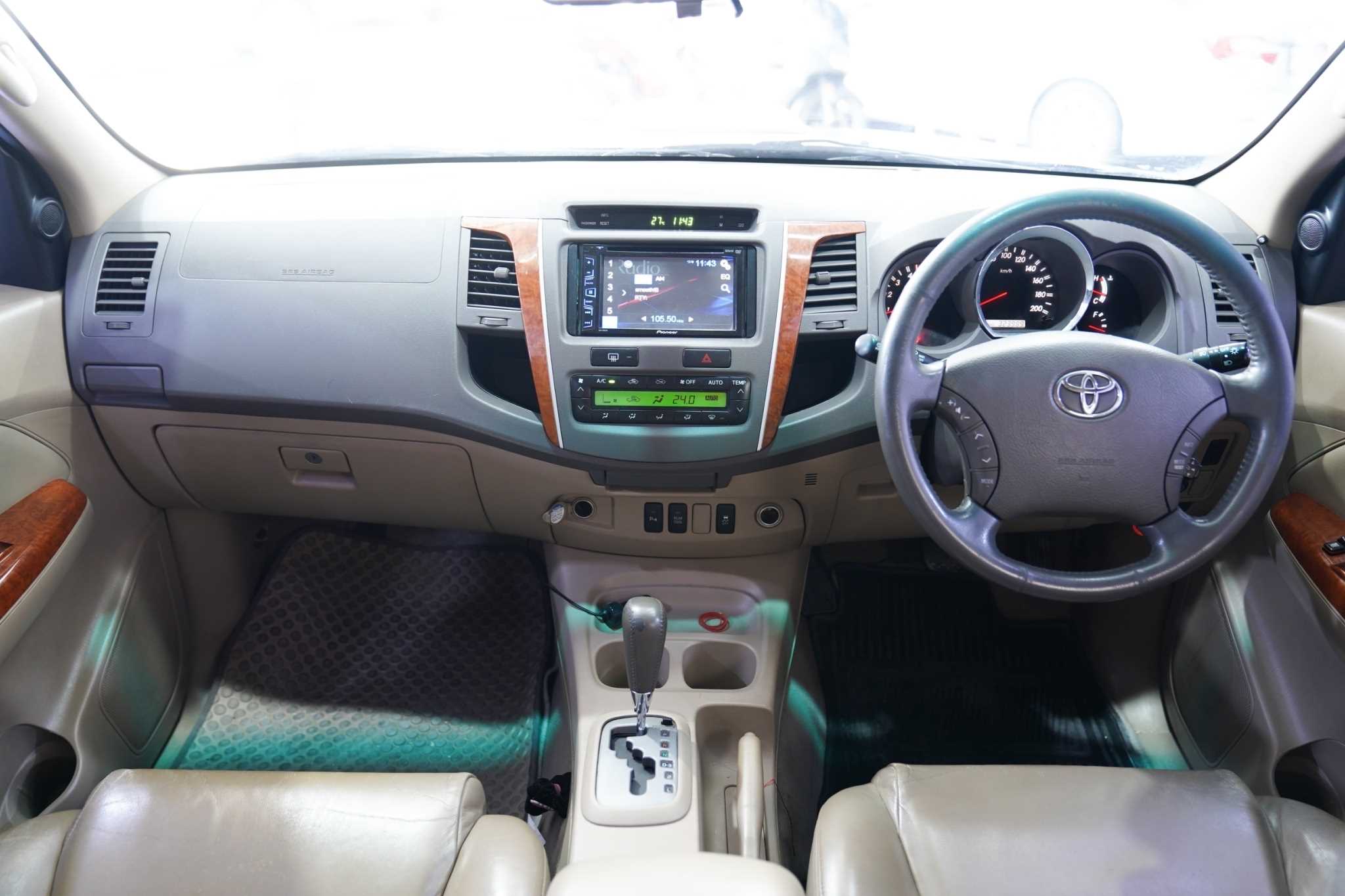 2009 TOYOTA FORTUNER 3.0 V AT