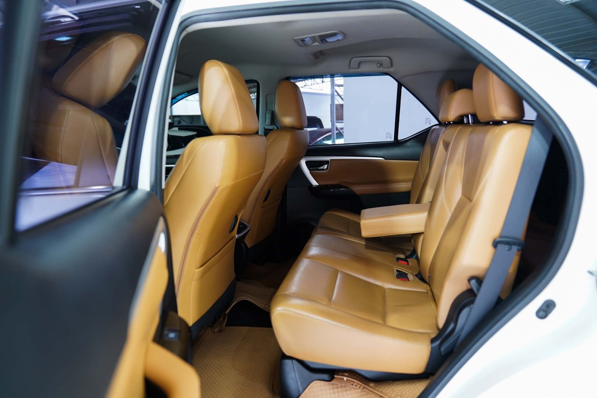 2015 TOYOTA FORTUNER 2.8 V AT/4WD