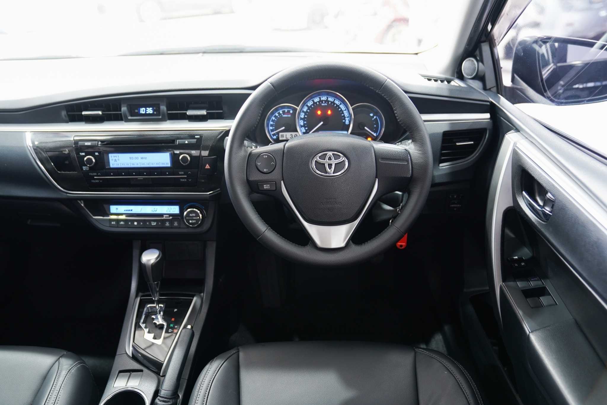 2016 TOYOTA COROLLA ALTIS 1.8 ES AT
