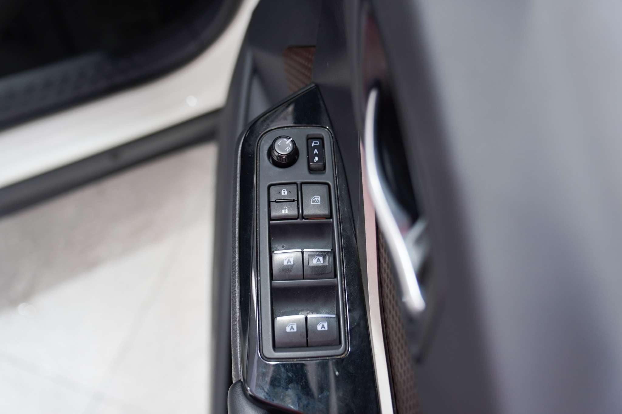 2018 TOYOTA CHR 1.8 MID AT