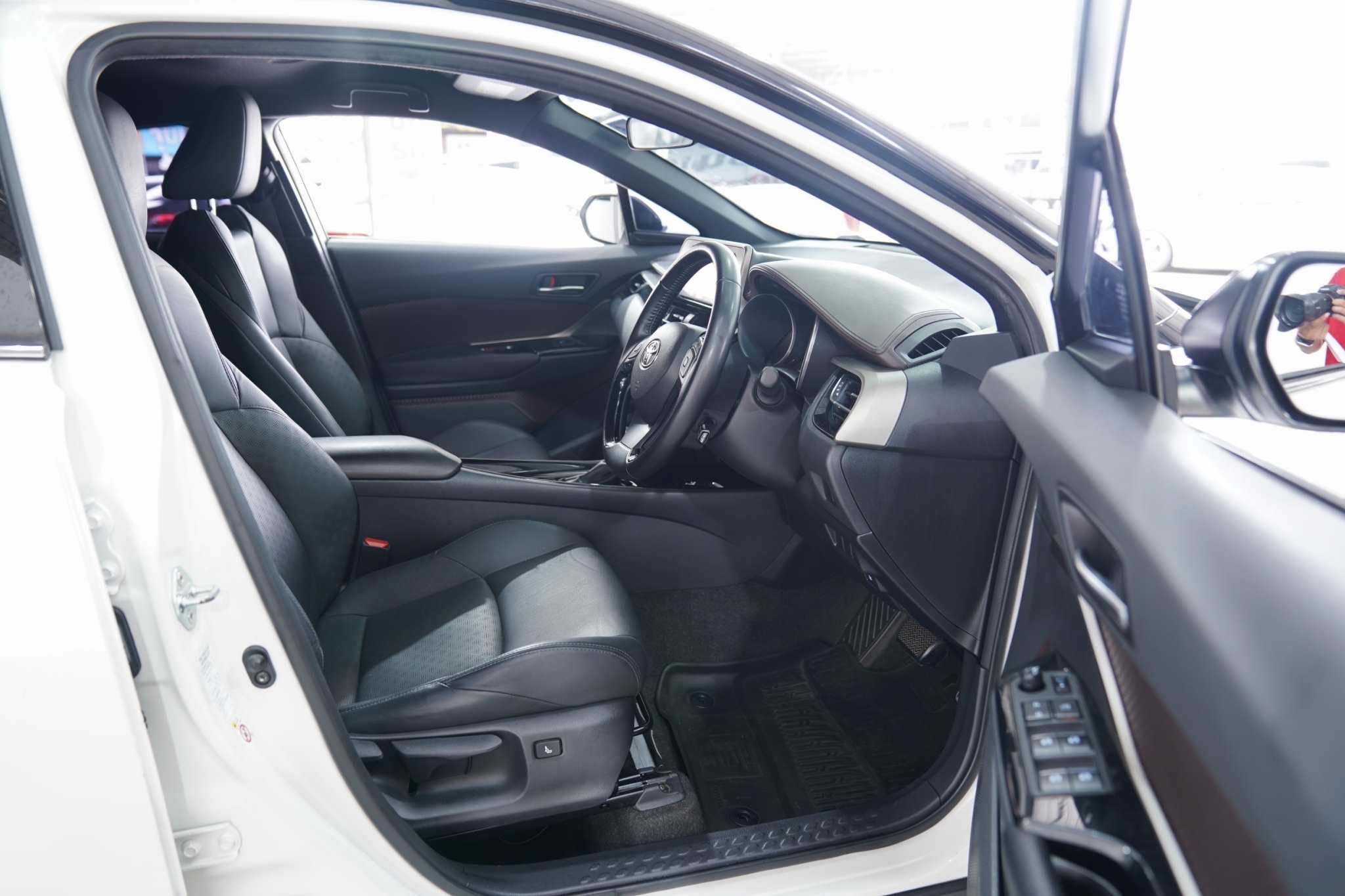 2018 TOYOTA CHR 1.8 MID AT
