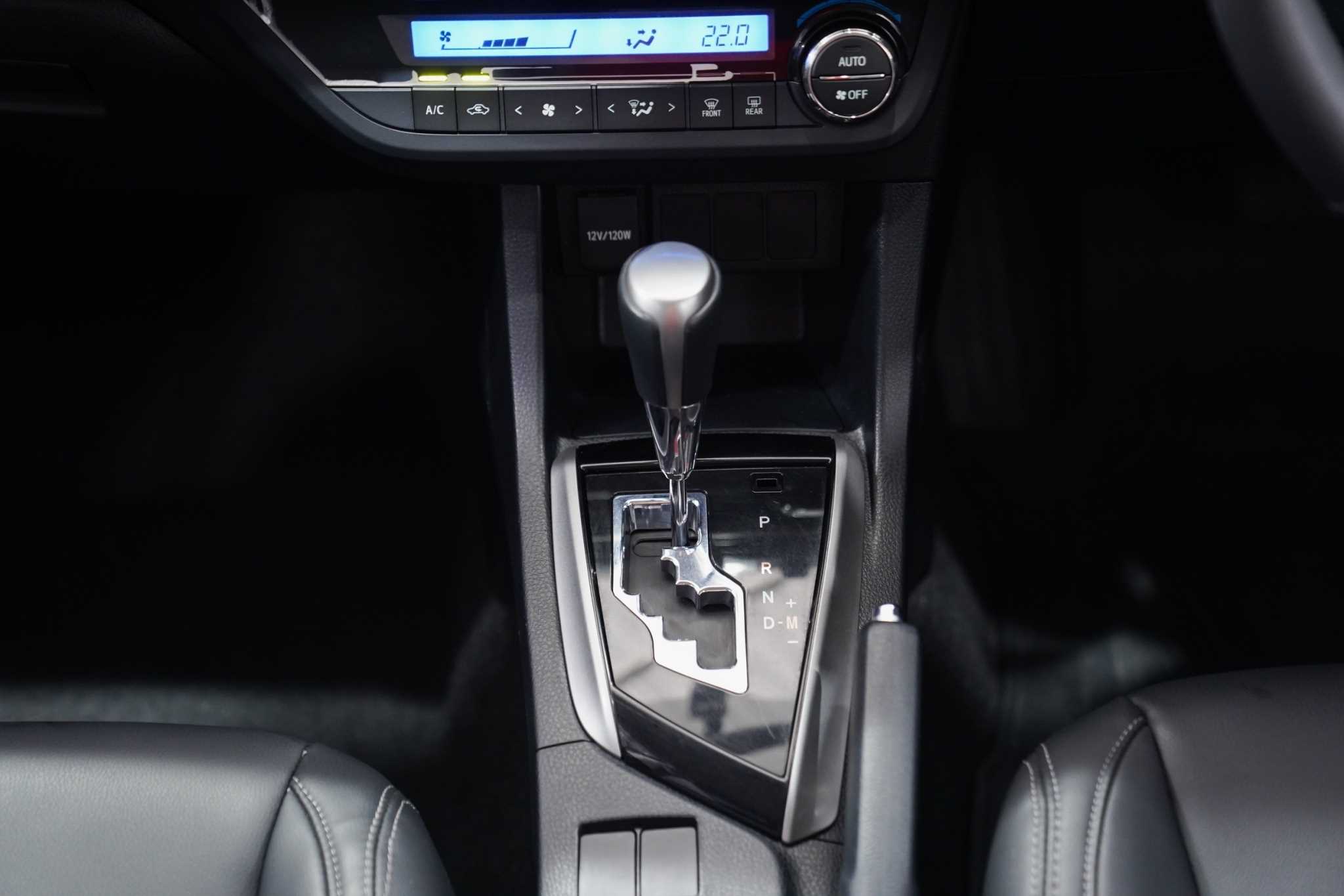 2016 TOYOTA COROLLA ALTIS 1.8 ES AT