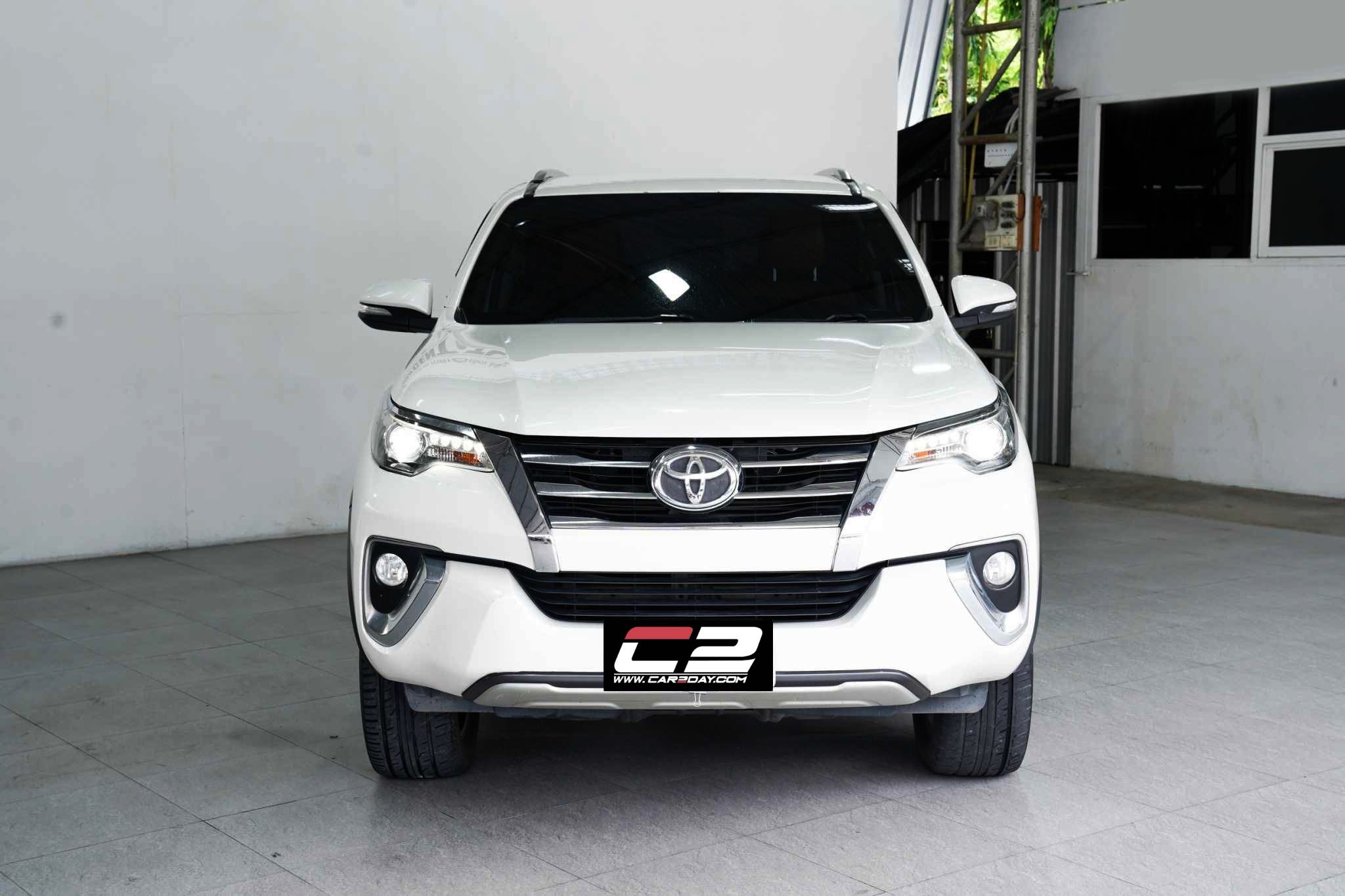 2015 TOYOTA FORTUNER 2.8 V AT/4WD