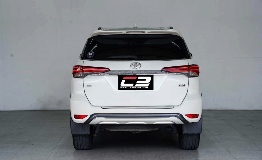 2015 TOYOTA FORTUNER 2.8 V AT/4WD