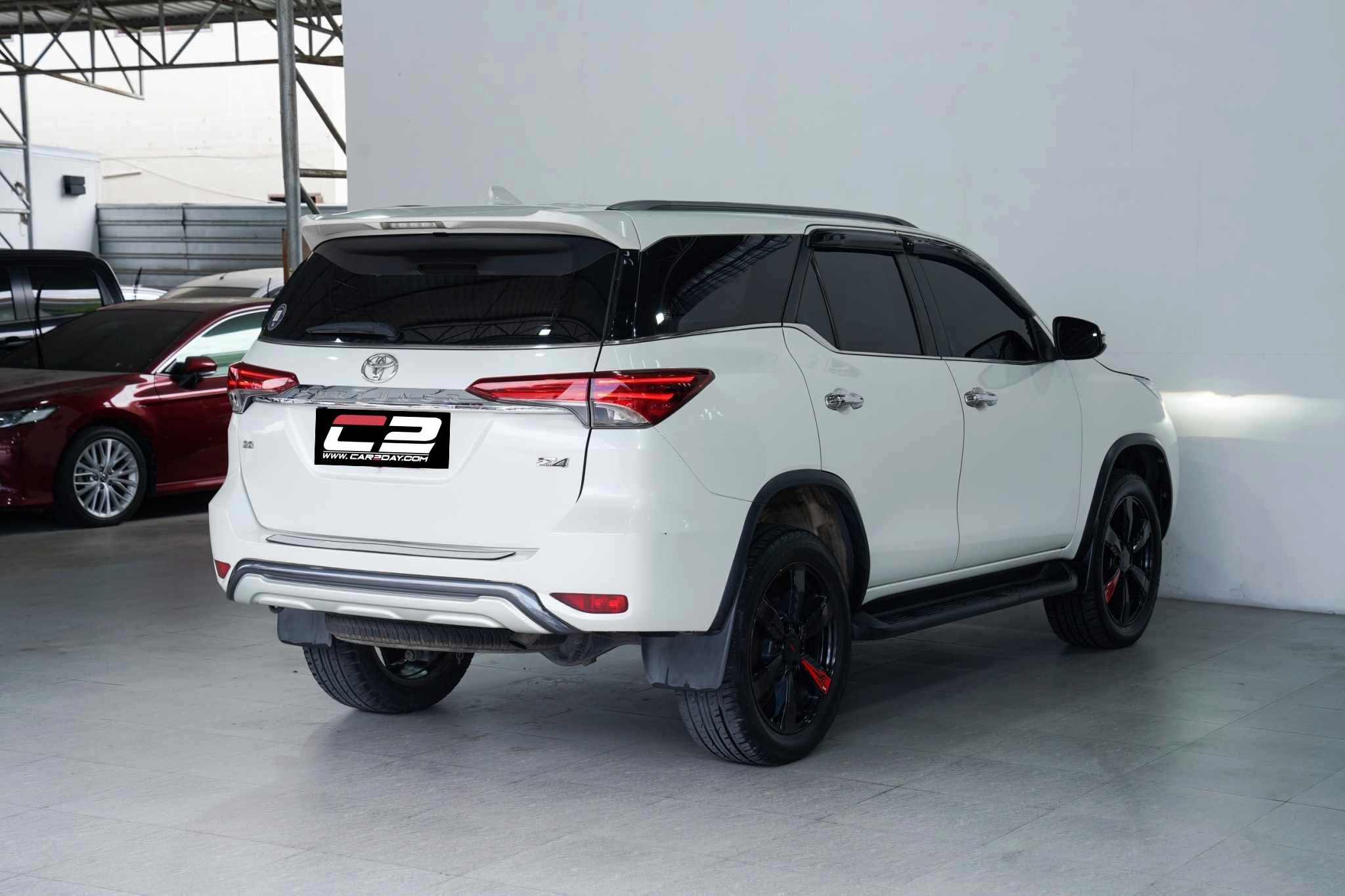2015 TOYOTA FORTUNER 2.8 V AT/4WD