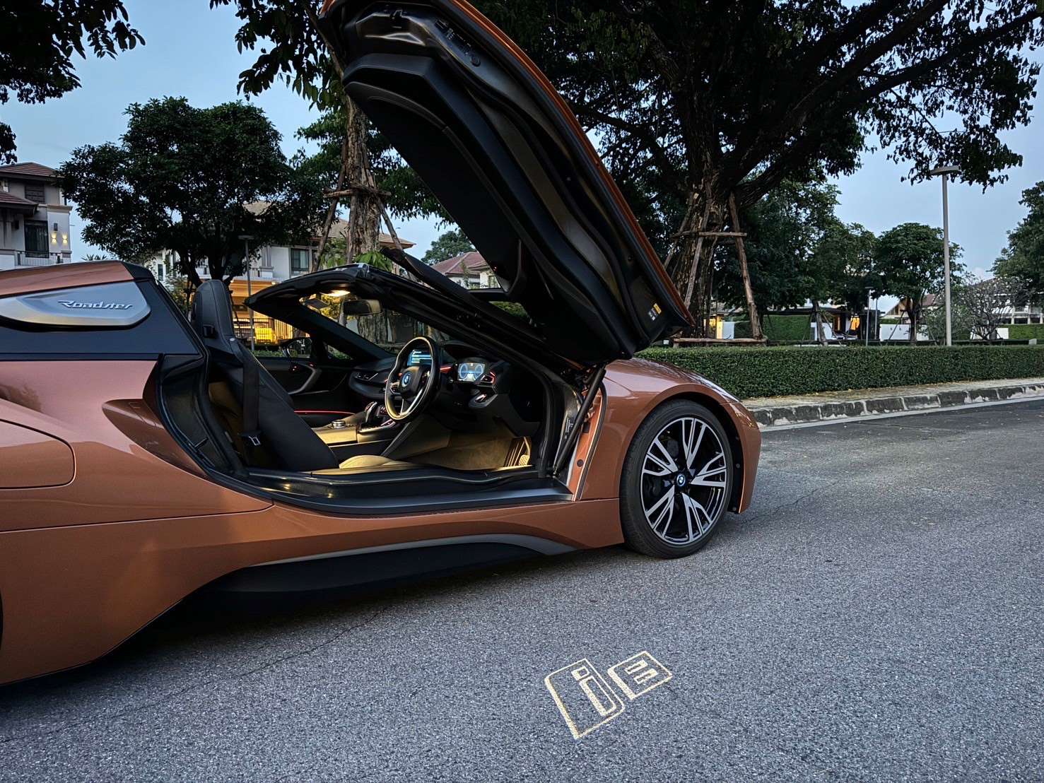 2021 BMW i8 Roadster
