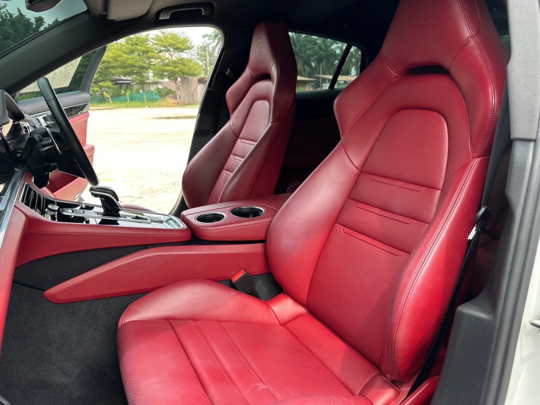 2021 Porsche Panamera 4 e-Hybrid