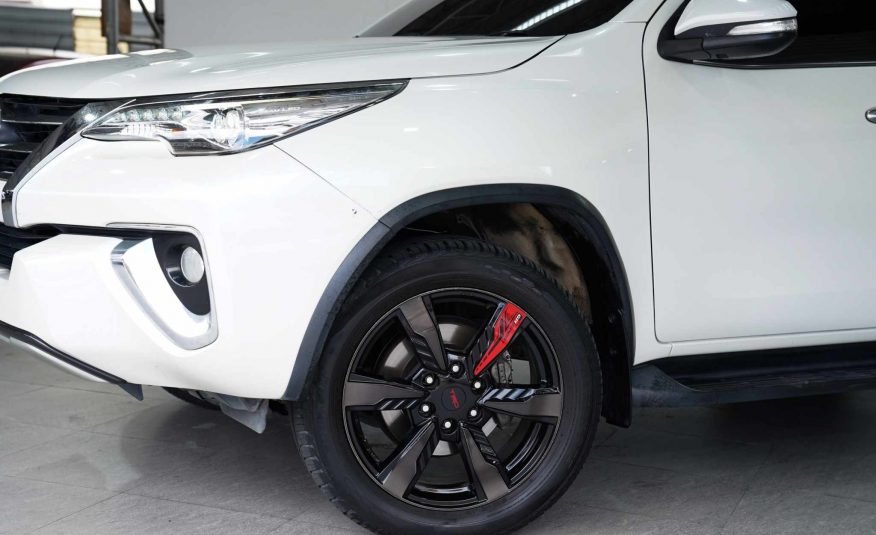 2015 TOYOTA FORTUNER 2.8 V AT/4WD