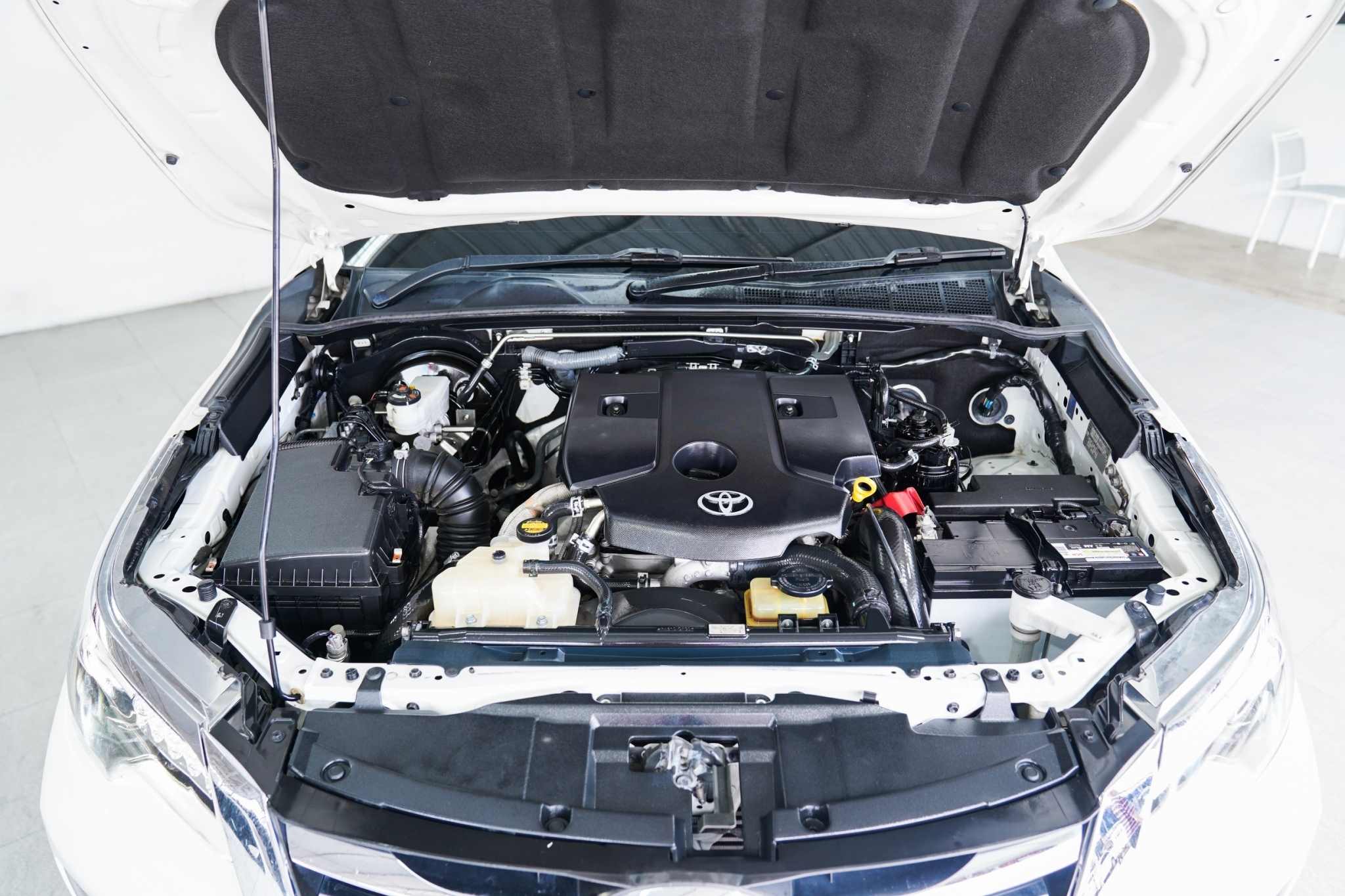 2015 TOYOTA FORTUNER 2.8 V AT/4WD