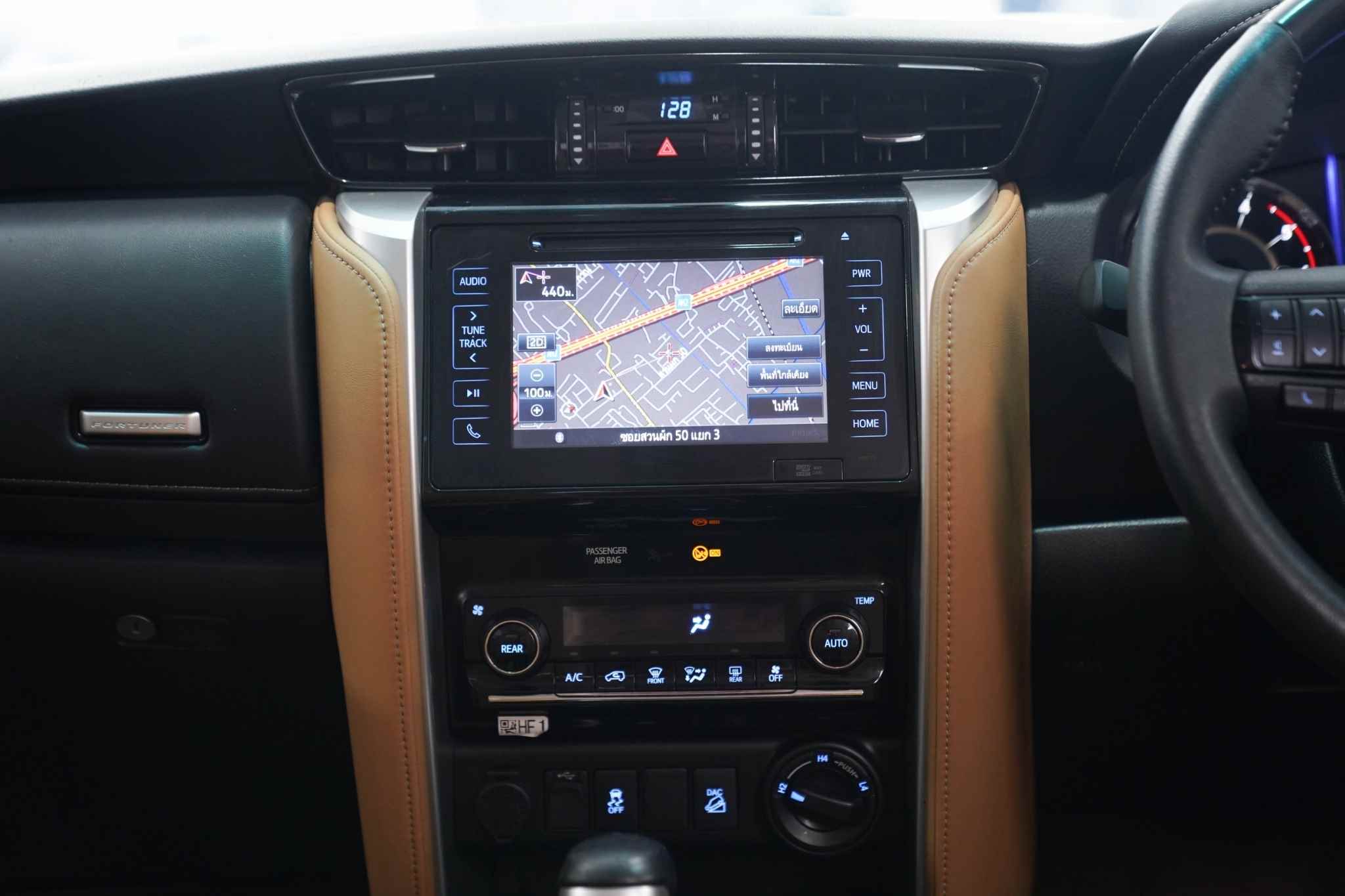 2015 TOYOTA FORTUNER 2.8 V AT/4WD