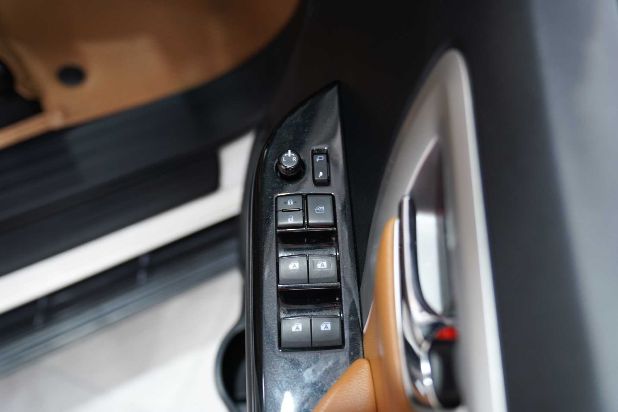 2015 TOYOTA FORTUNER 2.8 V AT/4WD